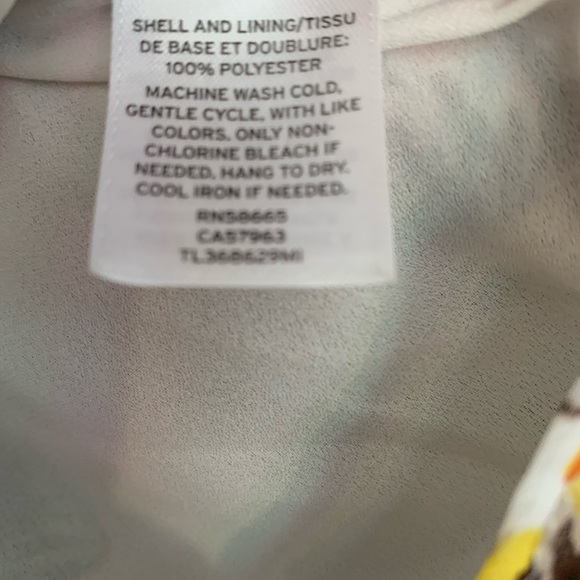 GORGEOUS Fun Ruffle Floral Top - Picture 7 of 8